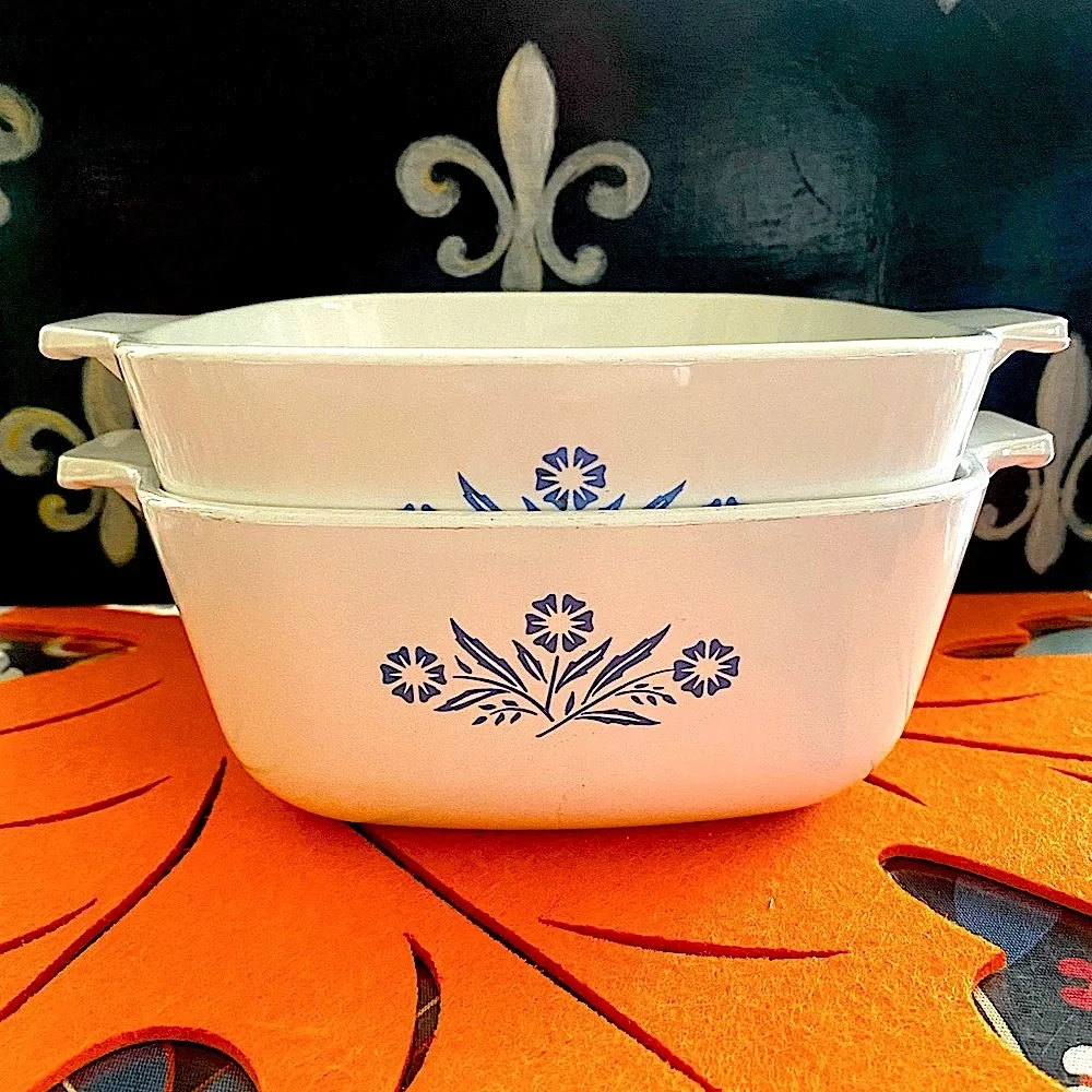 2 Vintage Corningware BLUE CORNFLOWER pots - Picture 1 of 11